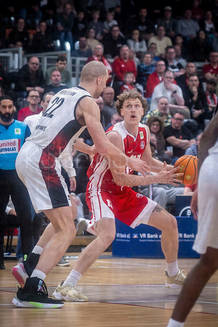 Barmer 2. Basketball Bundesliga ProA: Bayer Giants Leverkusen vs. RheinStars Koeln, 04.04.26 | Leverkusen, 04.04.26 - Adam Paige (RheinStars Köln, 13) während des Spiels der Barmer 2. Basketball Bundesliga ProA: Bayer Giants Leverkusen vs. RheinStars Koeln in der Ostermann Arena in Leverkusen.