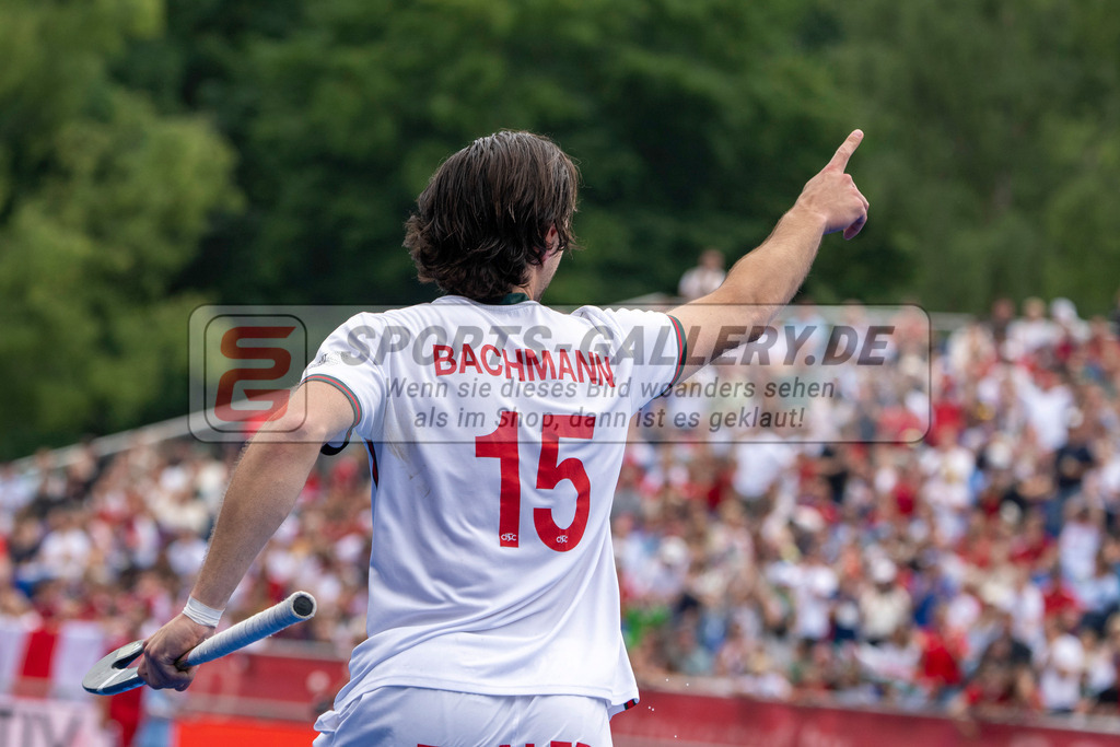 Final4_20250601-1545-Z09_4897 | Krefeld, Deutschland, 01.06.2025:  Feldhockey Final4 2025 – „Deutsche Feldhockey-Meisterschaften 2025“ Crefelder HTC - Rot-Weiss Köln (Finale Herren) im Gerd-Wellen-Hockeyanlage am 01.06.2025 in Krefeld, Deutschland. (Foto von Kramhöller/Fehrmann/Kaste)Krefeld, Germany, 01.06.2025: Feldhockey Final4 2025 – „Deutsche Feldhockey-Meisterschaften 2025“ Harvestehuder HTC - Düsseldorfer HC (Finale Damen) in Gerd-Wellen-Hockeyanlage at 01.06.2025 in Krefeld, Deutschland. (Foto from Kramhöller/Fehrmann/Kaste)