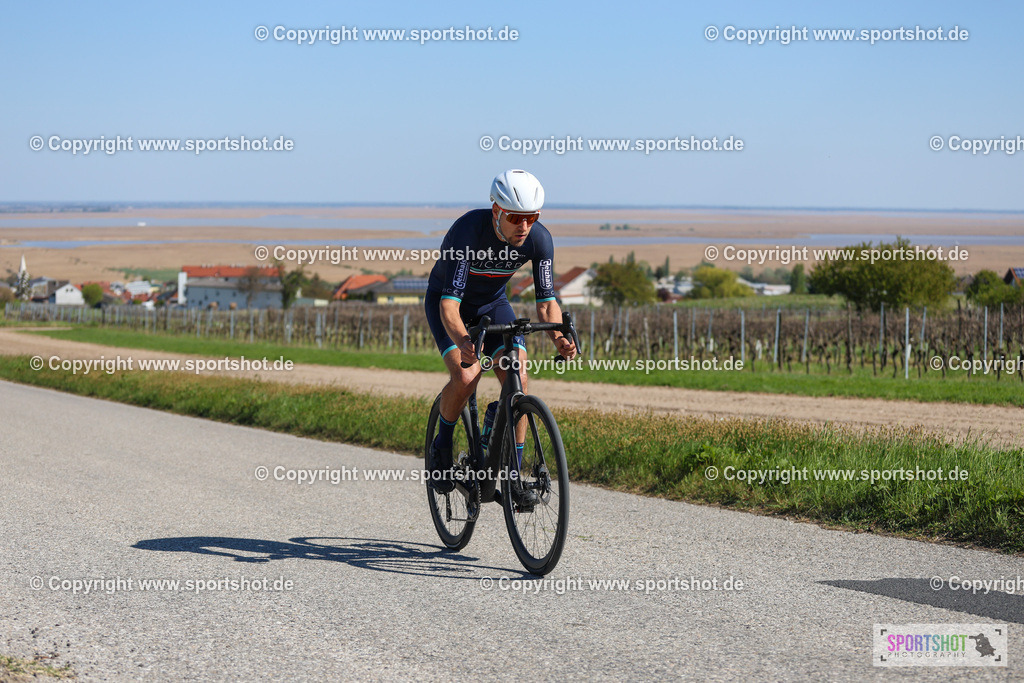 IMG_9744 | @sportshot_your_pictrs #yourpictures#roadtowm2029 #nrm #neusiedlerseeradmarathon #neusiedlersee #neusiedlerseetourismus #burgenland #mörbisch #nrm26 #burgenlandtourismus #voglundco #poweredbyburgenlandtourismus #radsport #rad #marathon #ucigranfondo #visitburgenland #ucigranfondoworldseries