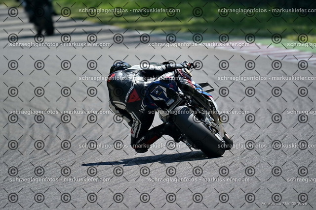 26BT02-1247 | markuskiefer.com - Realisiert mit Pictrs.com