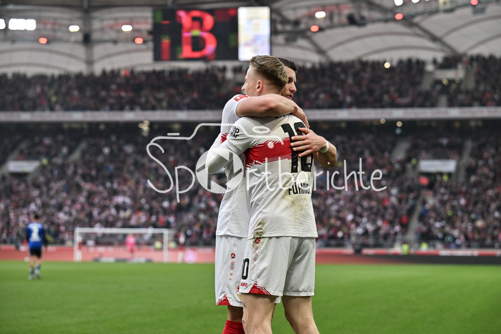 VfB Stuttgart - Hamburger SV | STUTTGART, GERMANY - 12. APRIL: VFB Celebrating the goal to makes it 2-0 - Chris FÜHRICH (VfB Stuttgart 10) - Tor / Torschuetze / Freude / Happy during the Bundesliga Match between VfB Stuttgart vs. Hamburger SV on Matchday 29 at MHP Arena / DFL REGULATIONS PROHIBIT ANY USE OF PHOTOGRAPHS AS IMAGE SEQUENCES AND/OR QUASI-VIDEO