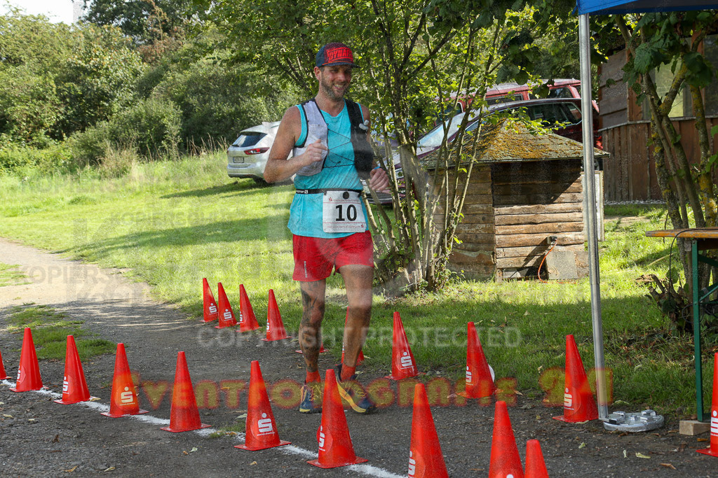 230826_1627_EX1_1574 | Sportfotografie im Rhein-Sieg Kreis, Köln, Bonn, NRW, Rheinland Pfalz, Hessen, etc. Unser Tätigkeitsfeld umfasst den Laufsport vom Volkslauf über den Marathon, Duathlon, Triathon bis zum Ultralauf wie Kölnpfad Ultra oder Schindertrail.