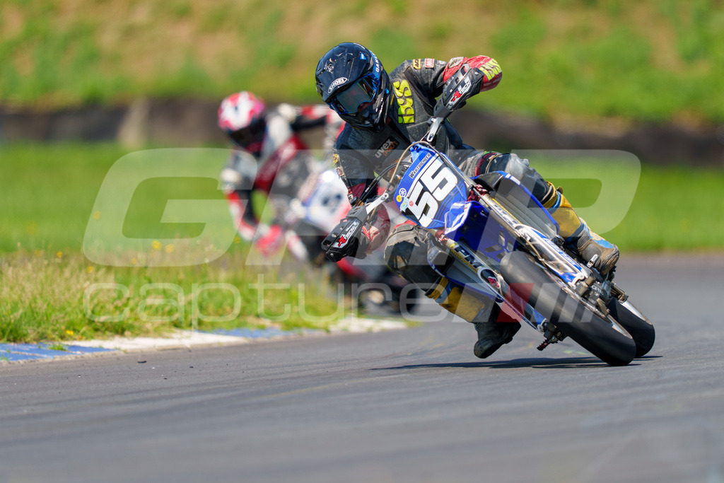 G-Cup + Supermoto Staatsmeisterschaft + Hungarian Supermoto Championship | GRIPcapture steht für authentische Sportfotografie in Österreich – für Momente, die mehr sind als Geschwindigkeit oder Ergebnis. Es geht um Emotion, Spannung, Fokus und den Augenblick, der oft nur einen Wimpernschlag dauert.Ob Motorsport, Teamsport oder 