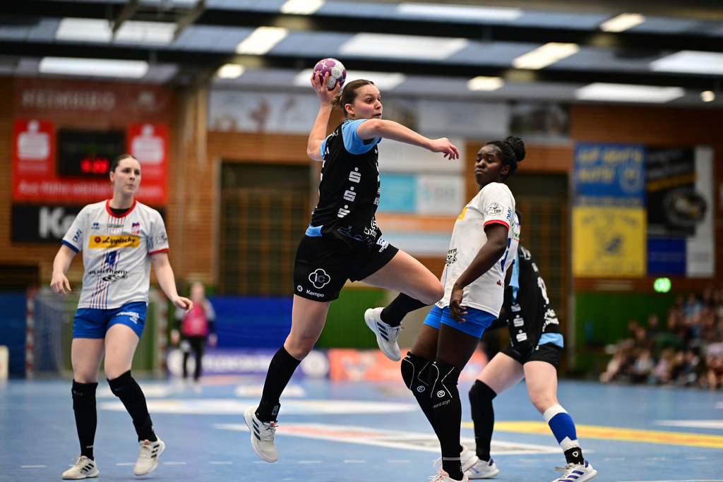 Handball I Frauen I Saison 2024-2025 I 1. HBF I 19. Spieltag I Buxtehuder SV - HSG Blomberg-Lippe I 24933 | Der Sportfotograf. - Realisiert mit Pictrs.com