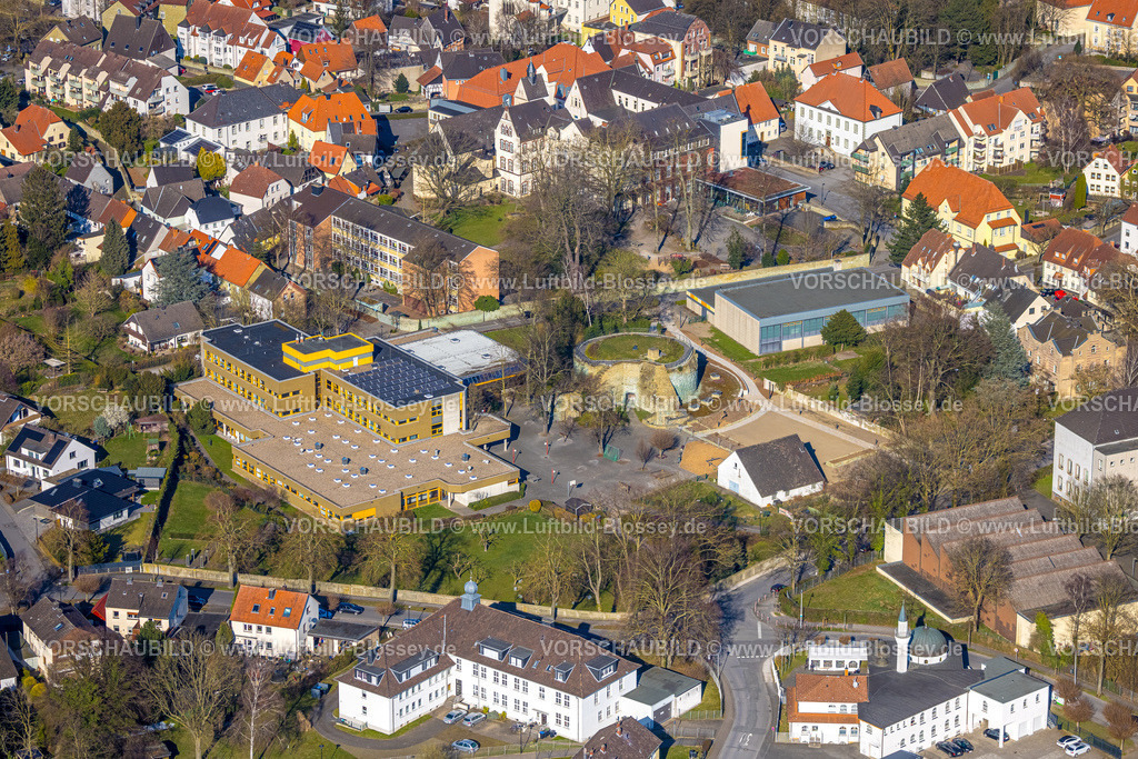Werl250305989 | Luftbild, Ursulinengymnasium Werlund Schlossruine des ehemaligen kurfürstlichen Stadtschlosses, Werl, Soester Börde, Nordrhein-Westfalen, Deutschland