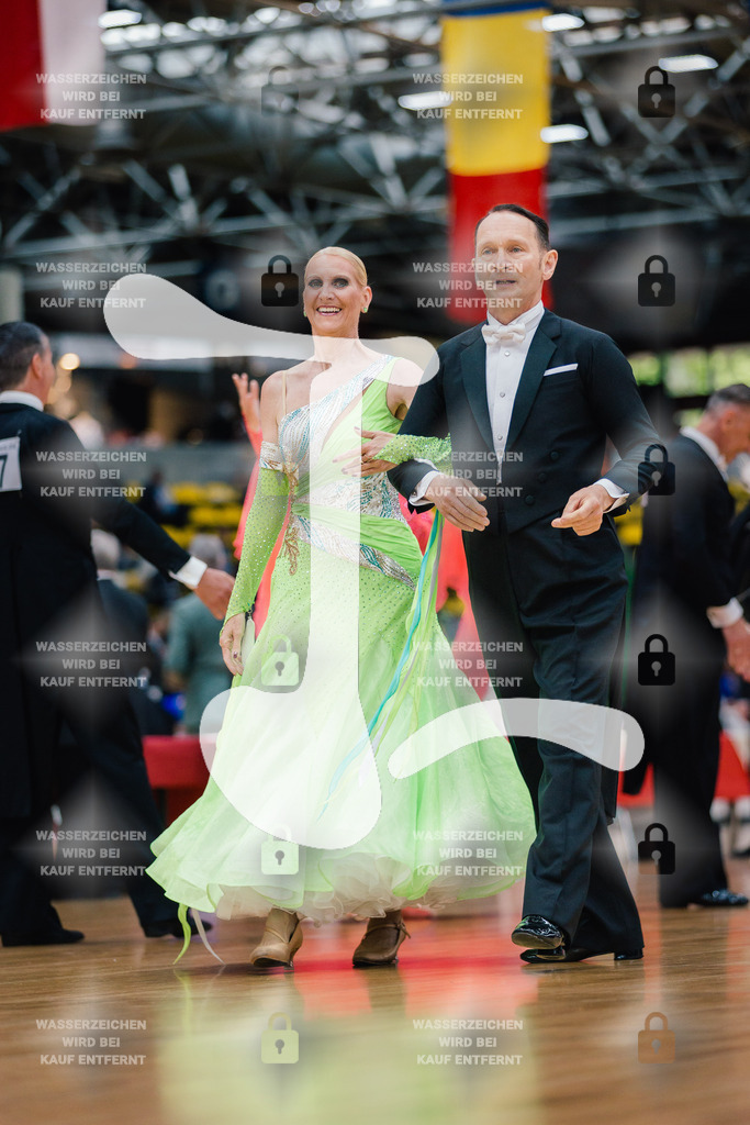Hessen Tanzt WDSF Open Senior III Standard 46th (210) Klaus Bechtold _ Barbara Rojahn (TSZ Blau-Gold Casino Darmstadt)-2025-05-17-8157 | Webshop for digital downloads and prints of dance sport, event & show photographer Julian Link - Realisiert mit Pictrs.com