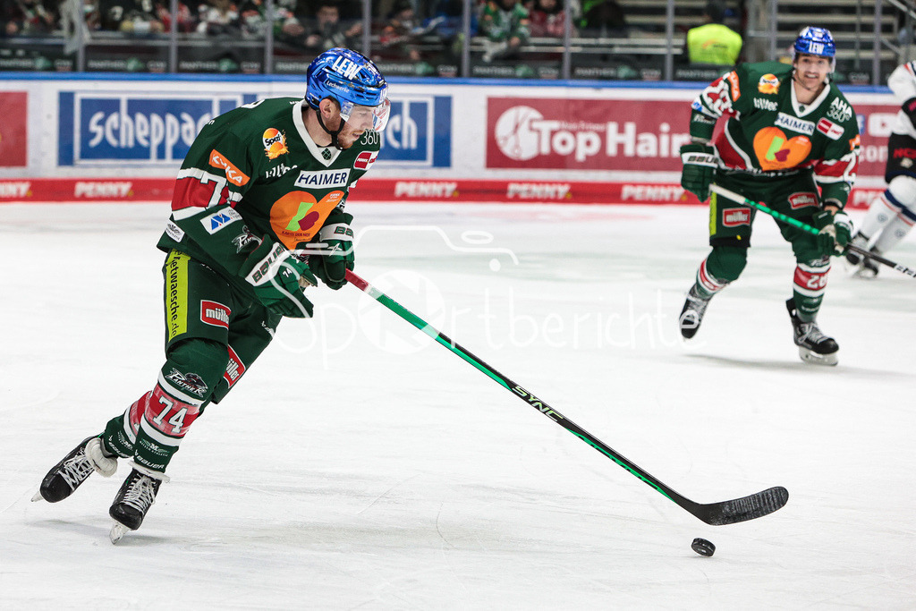Augsburger Panther - Nuernberg ICE Tigers | Vincent SAPONARI (AEV #74) am Puck