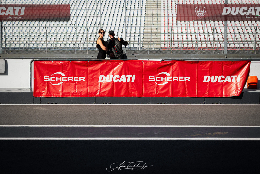 Ducati Trackday Hockenheimring 2026 | Entdecken Sie die faszinierende Welt von Alexander Tschuncky Arts: Kreative Fotografie, atemberaubende Automobilkunst und hochwertiger Bilderdruck. Lassen Sie sich inspirieren! - Realisiert mit Pictrs.com