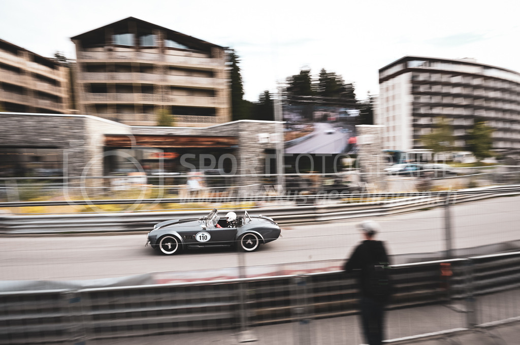 19. Arosa ClassicCar 2023 - 1. September 2023 | 19. Arosa ClassicCar 2023
Arosa, Schweiz
Karg Wolfgang aus Opfenbach mit der Startnummer 110 in einem Cobra Superformance MK III-R, Jahrgang 1965, in der Klasse Alpine Performance.
@arosaclassiccar, @arosa.official, #arosaclassiccar, #arosa, #76curves, #classiccar
Bild: Sportfotografie Markus Aeschimann | www.markus-aeschimann.ch - Realisiert mit Pictrs.com