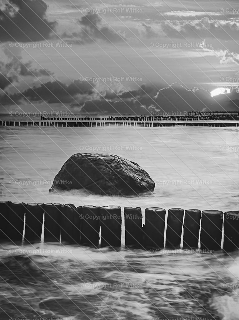 stein ostsee1 | Rolf Wittke  - Realisiert mit Pictrs.com