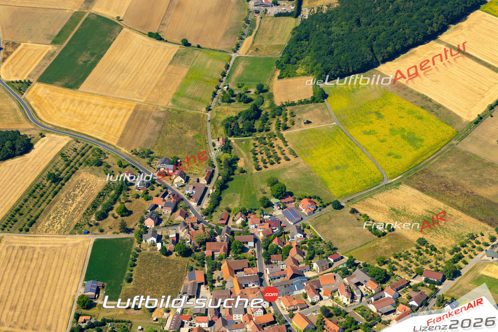 Das Luftbild zeigt : Binsbach Arnstein - Die Luftaufnahme wurde 2023 vom UL-Flugzeug aus erstellt ( keine Drohne ) - Hochauflösende Luftaufnahme - Für grossformatige Ausdrucke geeignet. Die Geschenkidee !Mit Lizenz und Bildrechte bestellbar
