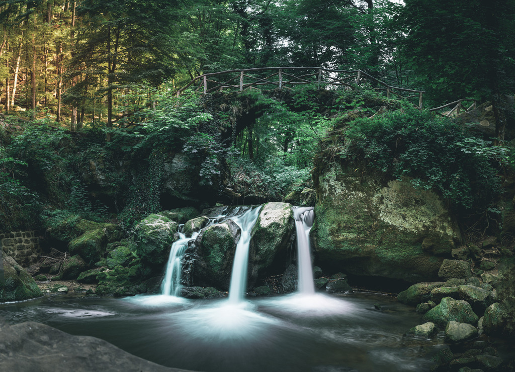 Wasserfall 2 | Langzeitbelichtung eines Wasserfall - Realisiert mit Pictrs.com