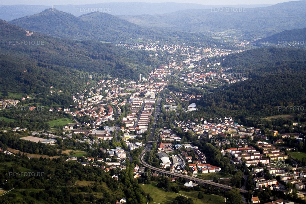 Luftbild: Rheinstr im Ortsteil Oos in Baden-Baden im Bundesland Baden-Württemberg in Deutschland. Foto: IMG_3878.jpg vom 10.09.2006 durch Werner Riehm/FLY-FOTO.de