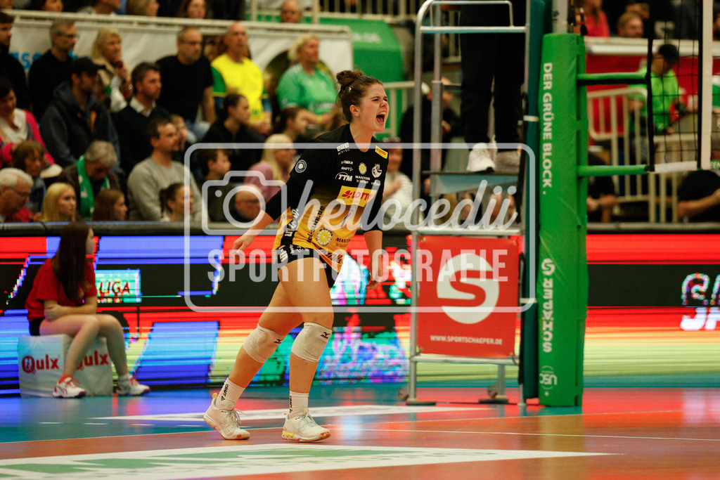 Volleyball I Frauen I Saison 2025-2026 I Bundesliga I 17. Spieltag I USC Münster - VfB Suhl LOTTO Thüringen I 07.02.2026-19 | Emma Sambale (7, VfB Suhl LOTTO Thüringen) - Realisiert mit Pictrs.com