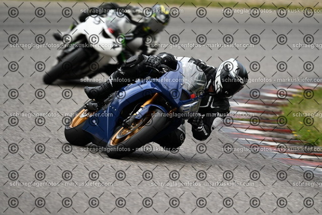 25bt02-0416 | markuskiefer.com - Realisiert mit Pictrs.com