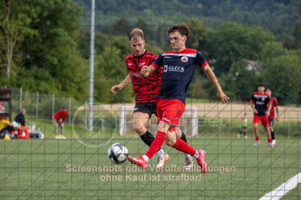 20250726_185120_0125 | #,TSV Bad Boll (rot/schwarz) vs. TSVGG Plattenhardt (blau/rot), Fussball, DB-Regio-WFW-Pokal - wfv, 1.Runde, Saison 2025/2026, Kunstrasenplatz, Erlengarten 37, 73087 Bad Boll, 26.07.2025 - 17:30 Uhr,Foto: PhotoPeet-Sportfotografie/Peter Harich