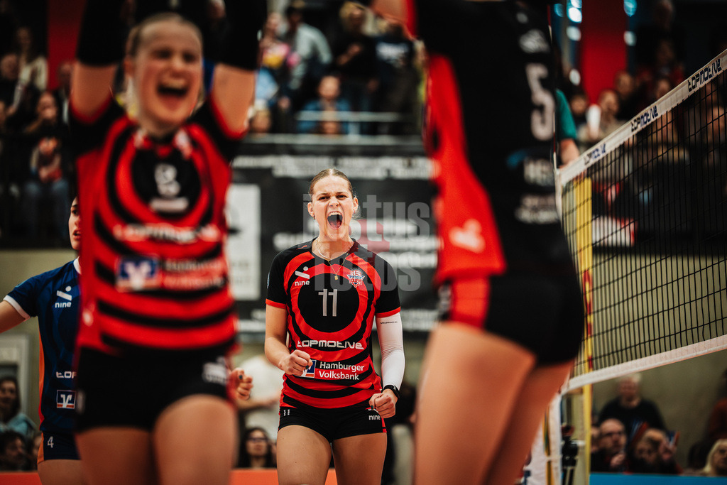 Volleyball | Frauen | Saison 2025/2026 | Volleyball Bundesliga | ETV Hamburger Volksbank Volleys vs. USC Münster | 22.01.2026 | Svea Frobel (#11, ETV Hamburger Volksbank Volleys) jubelt