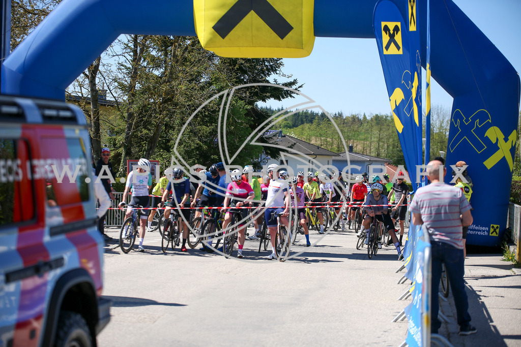 ..... | Wels, 23.04.2026, Kirschblüten Radrennen 2026 , Image shows: Photo: Wapics / Willdoner Andreas