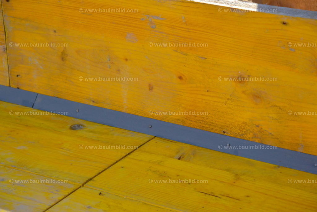 bib-lg04-betonarbeiten-0542 | Nach LV-Leistungsgruppen sortierte Detailfotos über den Bau eines Hauses. Alle Hausbau-Bilder direkt vom Urheber und Autor der Website Haus-Selber-Bauen.com