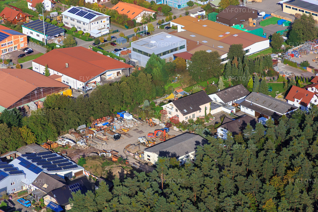 Luftbild: Gewerbegebiet Gereut mit Tennis-Squash-Treff und mawe presstec GmbH in Hatzenbühl im Bundesland Rheinland-Pfalz in Deutschland. Foto: IMG_074555.jpg vom 14.10.2014 durch Werner Riehm/FLY-FOTO.demawe presstec - aus jedem Blech das beste machen