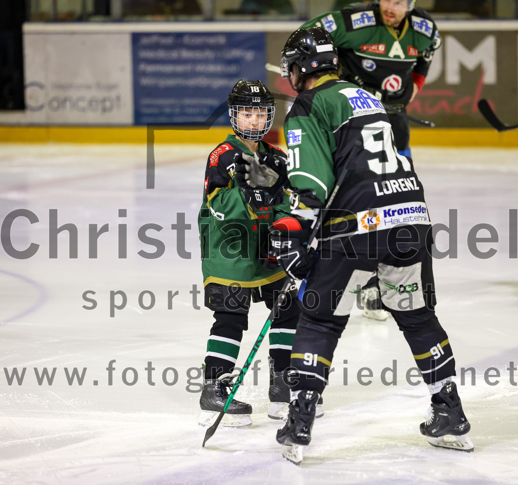 2023-03-07_014_TSV_Erding_gegen_ESC_Kempten | Erding, Deutschland, 07.03.2023:
Eishockey, Bayernliga Playoffs 2022 / 2023, Viertelfinale, TSV Erding gegen ESC Kempten, Endergebnis: 9:3

Rudolf Lorenz (Erding Gladiators, #91)

Foto: Christian Riedel / fotografie-riedel.net