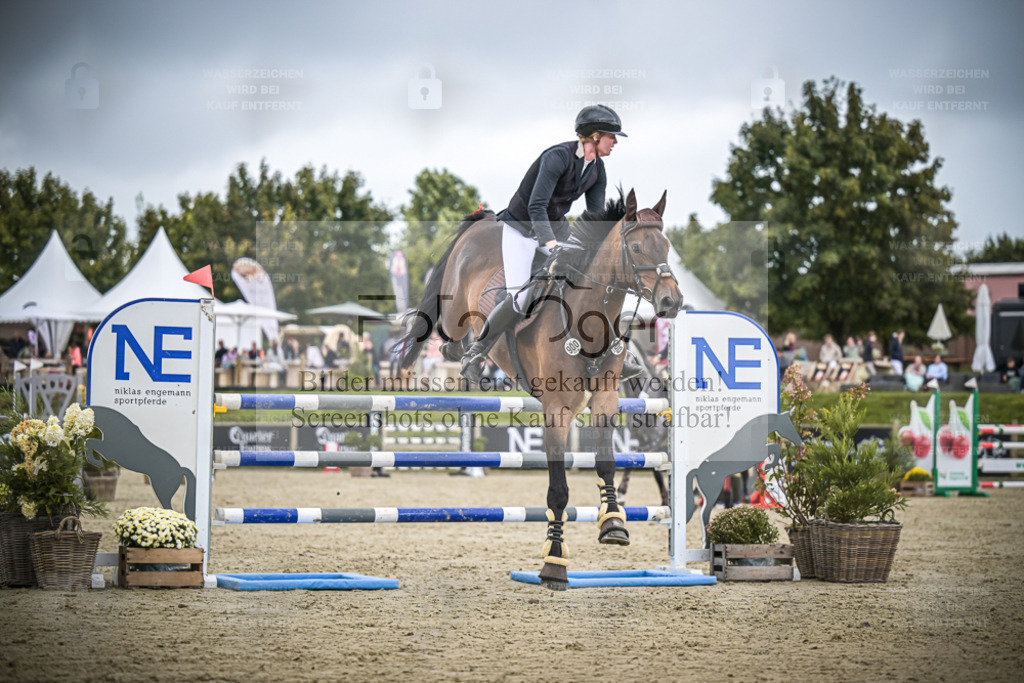 DOS_0701 | Entdecke hochwertige Reitturnierfotos von Foto Oger. Professionell, emotional und authentisch – jetzt Lieblingsmomente im Shop bestellen. - Realisiert mit Pictrs.com