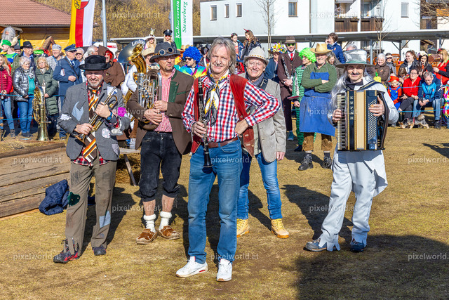 Bärentreiben in Steuerberg | Bildershop von pixelworld.at - Realisiert mit Pictrs.com