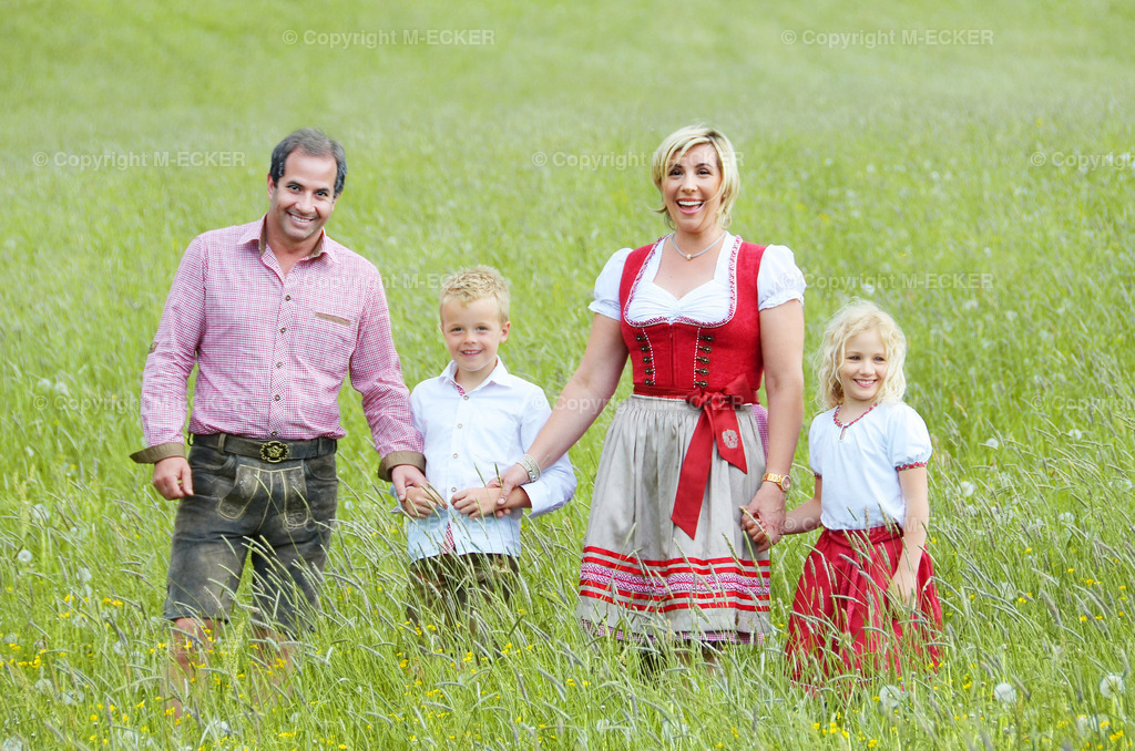 Familienfoto | Martin Ecker Fotograf Euratsfeld - Realisiert mit Pictrs.com