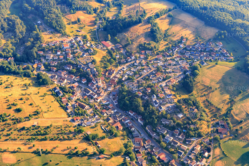 Luftbild: Ortsansicht aus Süden im Ortsteil Bonsweiher in Mörlenbach im Bundesland Hessen in Deutschland. – Foto: IMG_137008.jpg vom 24.06.2023 durch Werner Riehm/FLY-FOTO.de – Auflösung des Originals: 5472 x 3648 px