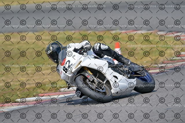 25bt04-1699 | markuskiefer.com - Realisiert mit Pictrs.com