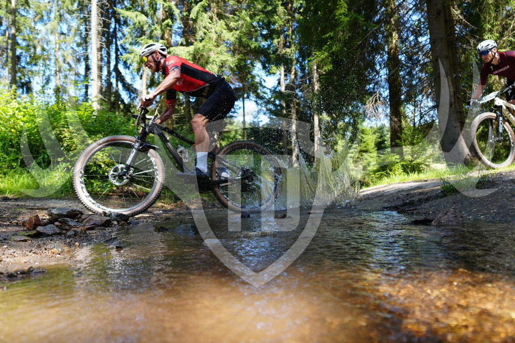 FC604369 | Fotogalerie der Treibjagd im Dunkelwald - Dein MTB Etappenrennen im Erzgebirge - Realisiert mit Pictrs.com