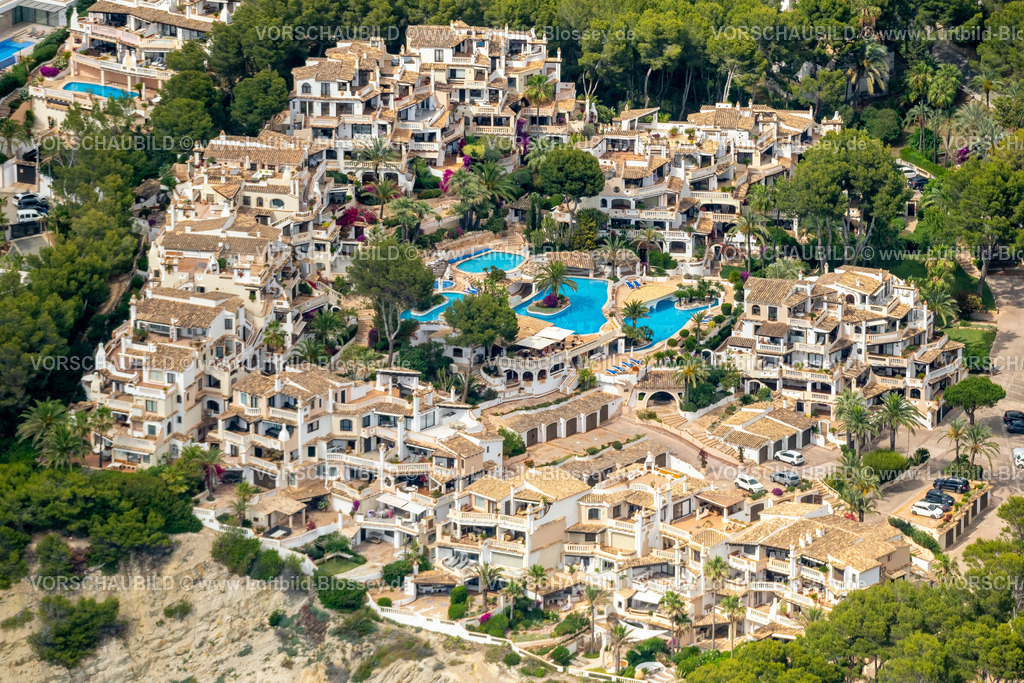 Mallorca230600191N | Luftbild, Club Monte de Oro, Wohnanlage mit Swimmingpool-Landschaft, Balkone, Costa de la Calma, CalviaÃƒâ€šÃ‚Â , Balearen, Mallorca, Balearische Inseln, Spanien