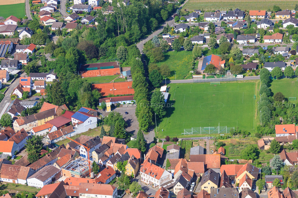 Luftbild: Fußballplatz Mörzheim im Ortsteil Mörzheim in Landau im Bundesland Rheinland-Pfalz in Deutschland. Foto: IMG_27234.jpg vom 23.05.2010 durch Werner Riehm/FLY-FOTO.de