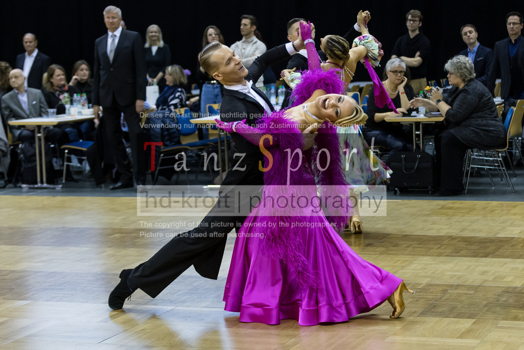 20241102_DC_HGR_Std_09126 | Tanzsportbilder, Standardtanz, Lateintanz, WDSF, DTV, LTVB, dancecomp, goc, hessen tanzt, blaues band der spree, walzer, tango, wiener walzer, slowfox, quickstepp, samba, rumba, cha-cha-cha, paso doble. jive, hd-kroft photography, turniertanzsport