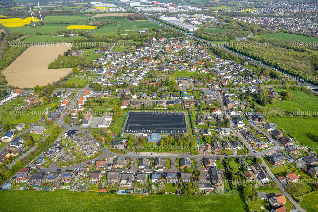 Boenen230404914 | Luftbild, Sportplatz Nordbögge an der Feuerwache, Baustelle mit Neubau für Kunstrasen, Bönen, Ruhrgebiet, Nordrhein-Westfalen, Deutschland