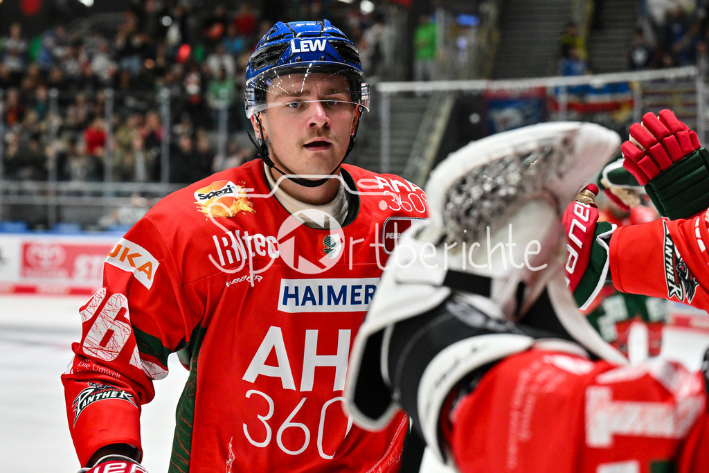 Augsburger Panther - Adler Mannheim | Jubel der Panther nach dem Treffer zum 3-3 durch Alexander BLANK (Augsburger Panther 26) / Tor / Torschuetze / Freude / Happy / DEL: Augsburger Panther - Adler Mannheim; Curt Frenzel Stadion am 14.09.2025
