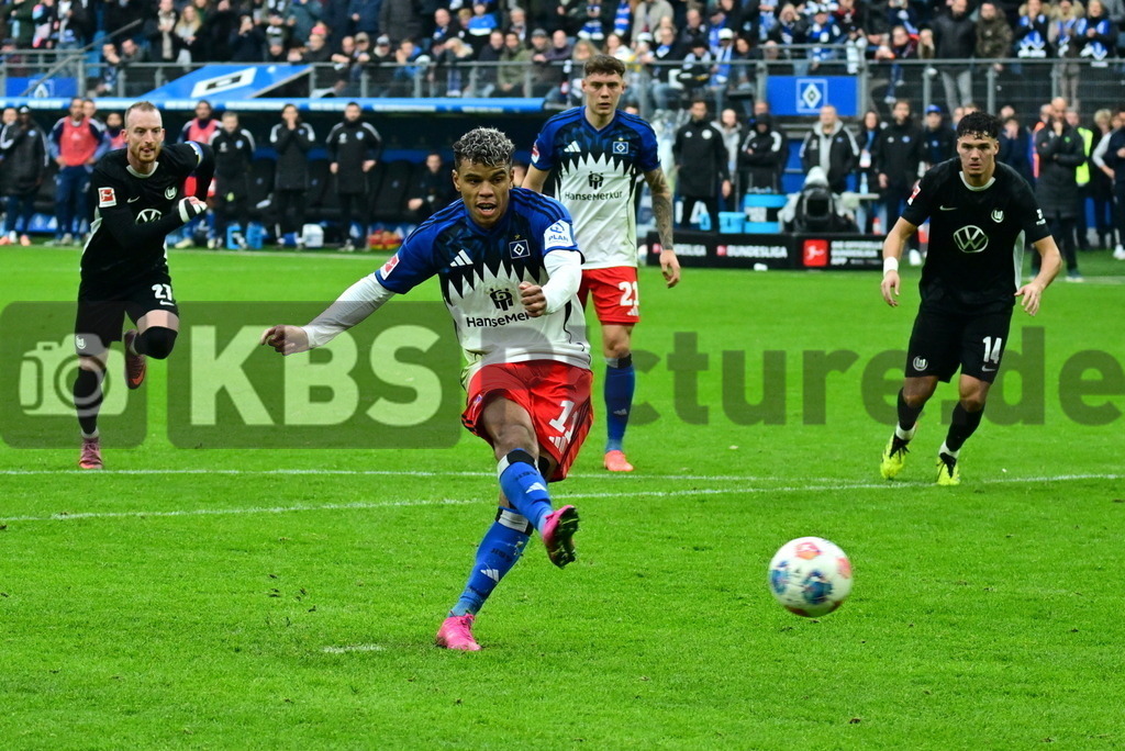 KBS Picture_HSV-Wolfsburg_011 | Koenigsdoerffer Ransford-Yeboah (HSV) verschiesst leider ,Sportplatz :  Volksparkstadion, - Realisiert mit Pictrs.com