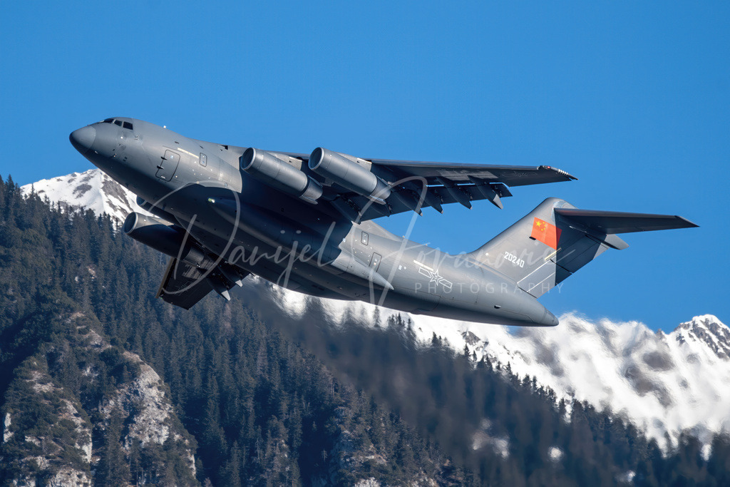 Xian Y-20 | Chinesischer Militärtransporter beiim Abflug aus Innsbruck