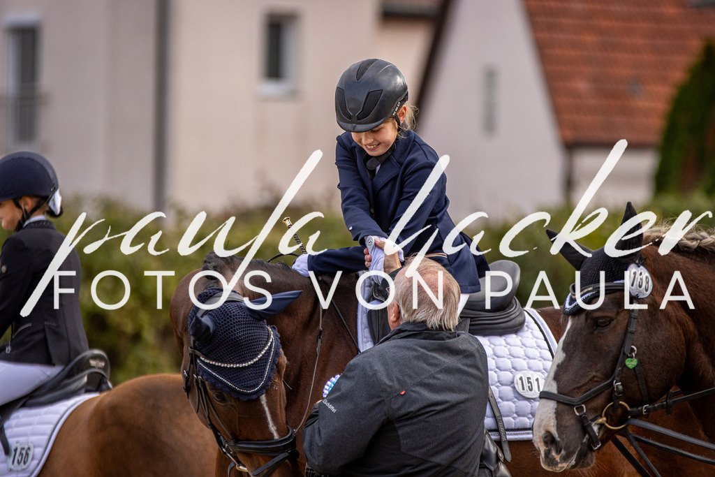IMG_3505 | Erleben Sie dynamische Sport- und emotionale Tierfotografie in Süddeutschland mit Fotos von Paula. Spezialisiert auf Pferde- und Hundefotografie sowie Sportevents. Kontaktieren Sie mich für einzigartige und ausdrucksstarke Bilder Ihrer besonderen Momente. - Realisiert mit Pictrs.com