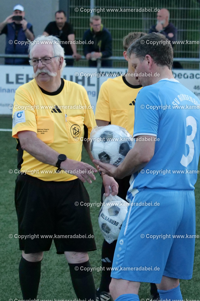 Fußball Kreispokal 25/26 Ü 32 : Spiel um Platz 3 : SV 08/29 Friedrichsfeld - SV Ringenberg AH  2 : 1 | Fußball Kreispokal 25/26 Ü 32 : Spiel um Platz 3 : SV 08/29 Friedrichsfeld - SV Ringenberg AH  2 : 1Spielort : Voerde Friedrichsfeld - Realisiert mit Pictrs.com