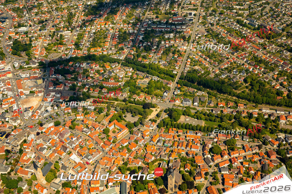 Das Luftbild der Stadt Korbach wurde 2022 vom Flugzeug heraus erstellt (keine Drohnen-Aufnahmen) Aufnahmehöhe ca.450 Meter- hohe Bildauflösung und Druck-Qualität. Garantiert!