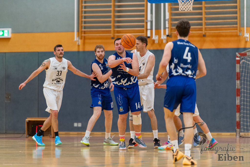 Wattworms Edewecht-Lions Ofenerdiek | Wattworms Edewecht (weiß)-Lions Ofenerdiek (blau) am 22.02.2026 in Edewecht (Heinz-zur-Jührden-Halle); Photo: Philip Eiben 2025 - Realisiert mit Pictrs.com