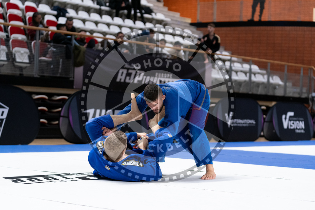 20241012PBB4334 | Athletes compete during the AJP Tour Europe Continental Jiu-Jitsu Professional Championship on October 12, 2024 in Almere near Amsterdam, Netherlands. © Chiara Dazi / photoblackbelt