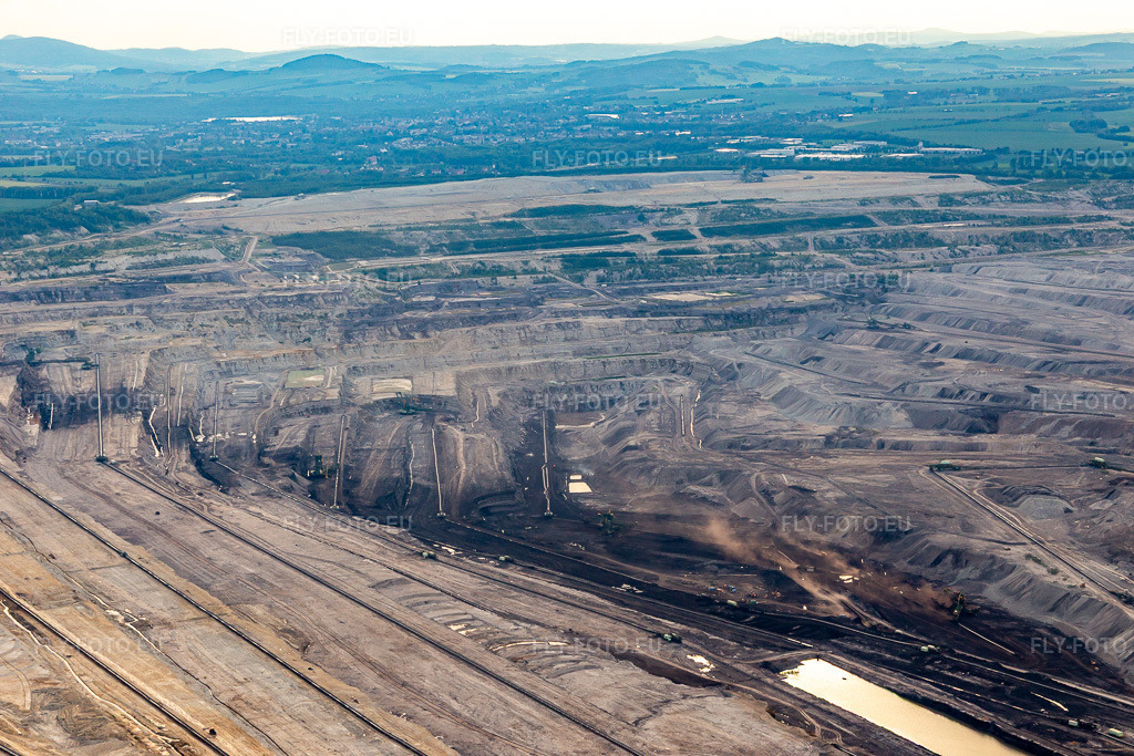 Vue aérienne: Mine de lignite à ciel ouvert 