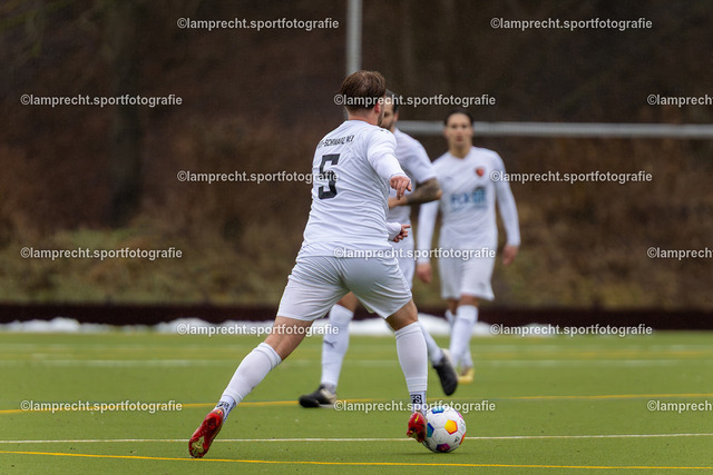 Fußball I Herren I Saison 2025-2026 I Landesfreundschaftsspiel I SC Rönnau - SSG Rot-Schwarz Kiel 061 | Jonathan Ruben Elsner (5, SSG Rot-Schwarz Kiel) - Realisiert mit Pictrs.com