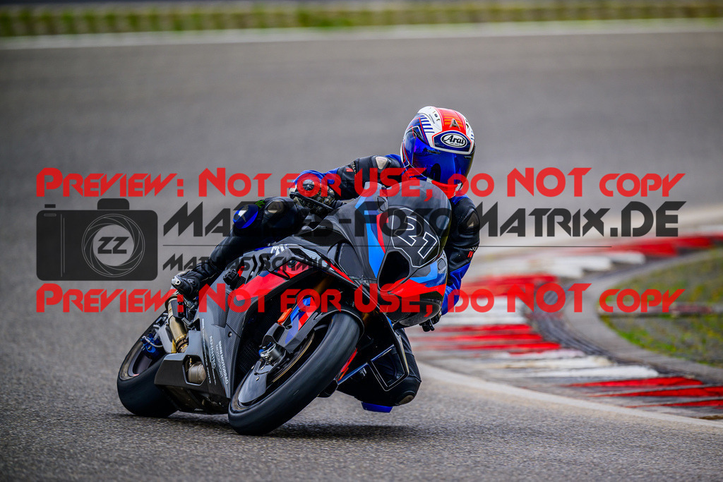 MaZZes_FotoMatrix_240910_6007705_4868 | GELB