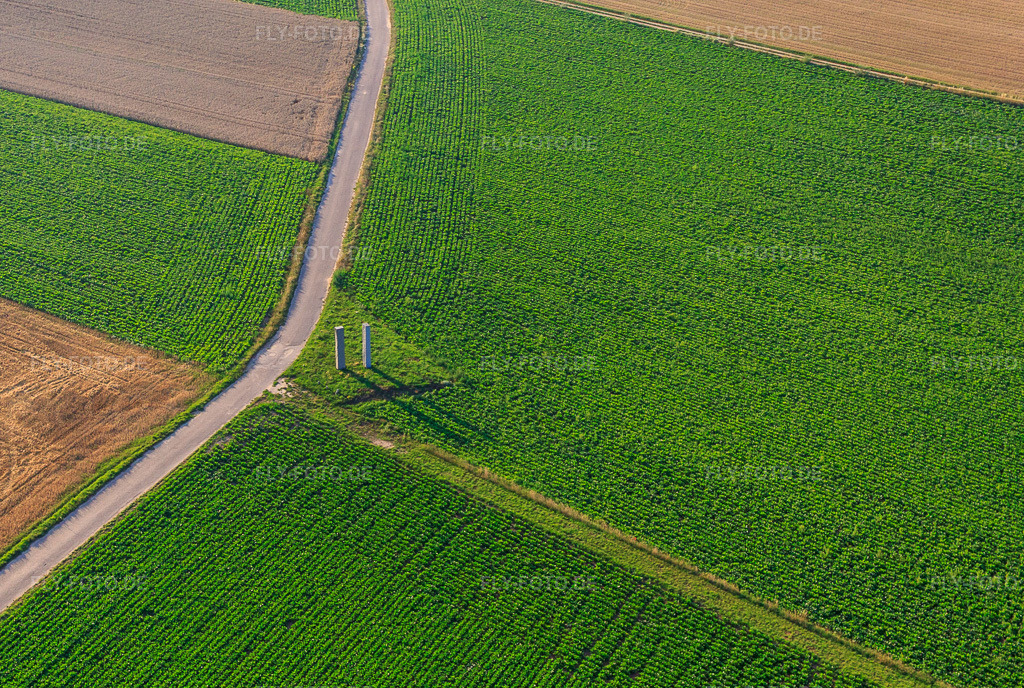 Luftbild: Stehlen am Pfälzer Panoramabänkel in Herxheim bei Landau im Bundesland Rheinland-Pfalz in Deutschland. Foto: IMG_70203.jpg vom 19.07.2014 durch Werner Riehm/FLY-FOTO.de