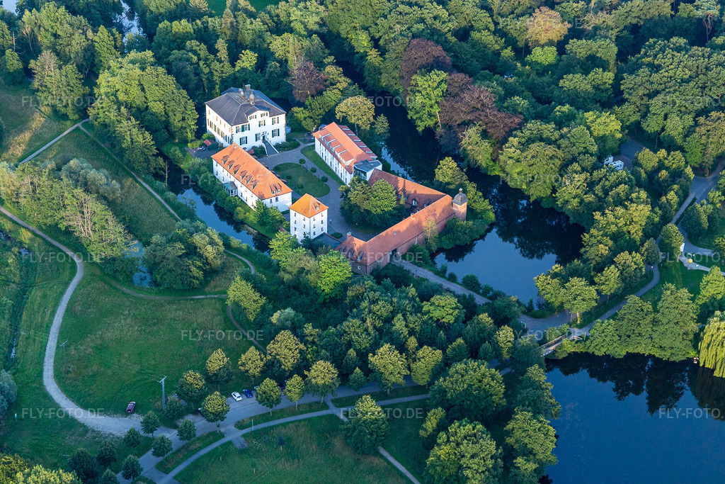 Luftbild: Uferbereiche am See- und Erholungsgebiet Pröbstingsee und Borkener Segelclub e.V. in Hoxfeld im Ortsteil Hoxfeld in Borken im Bundesland Nordrhein-Westfalen in Deutschland. Foto: IMG_008034.jpg vom 12.07.2020 durch Werner Riehm/FLY-FOTO.de