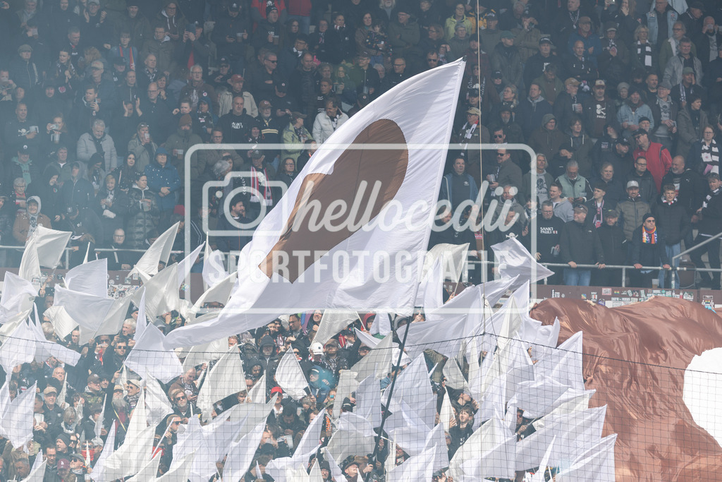 Fußball I Männer I Saison 2025-2026 I Bundesliga I FC St. Pauli - VfL Wolfsburg I 12810 | realhellocedii - Realisiert mit Pictrs.com