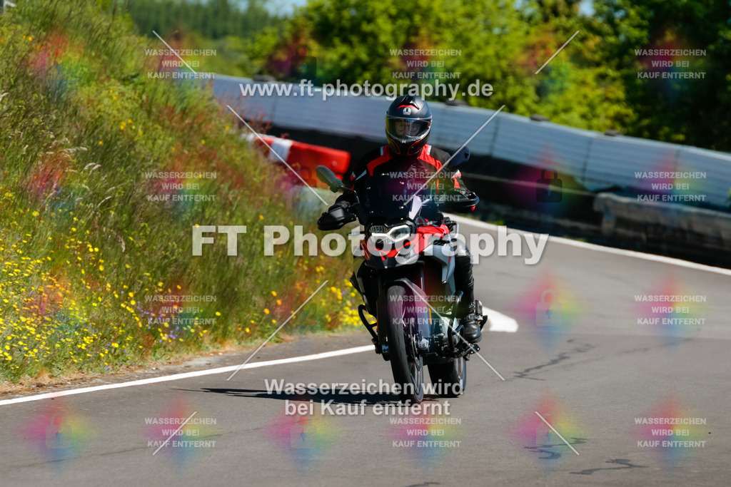 Moto-TeamOBK-22217 | Hier findet Ihr Bilder von Touristenfahrten auf der Nürburgring Nordschleife oder von anderen Veranstaltungen die ich besucht habe. Viel Spass beim Durch Schauen 